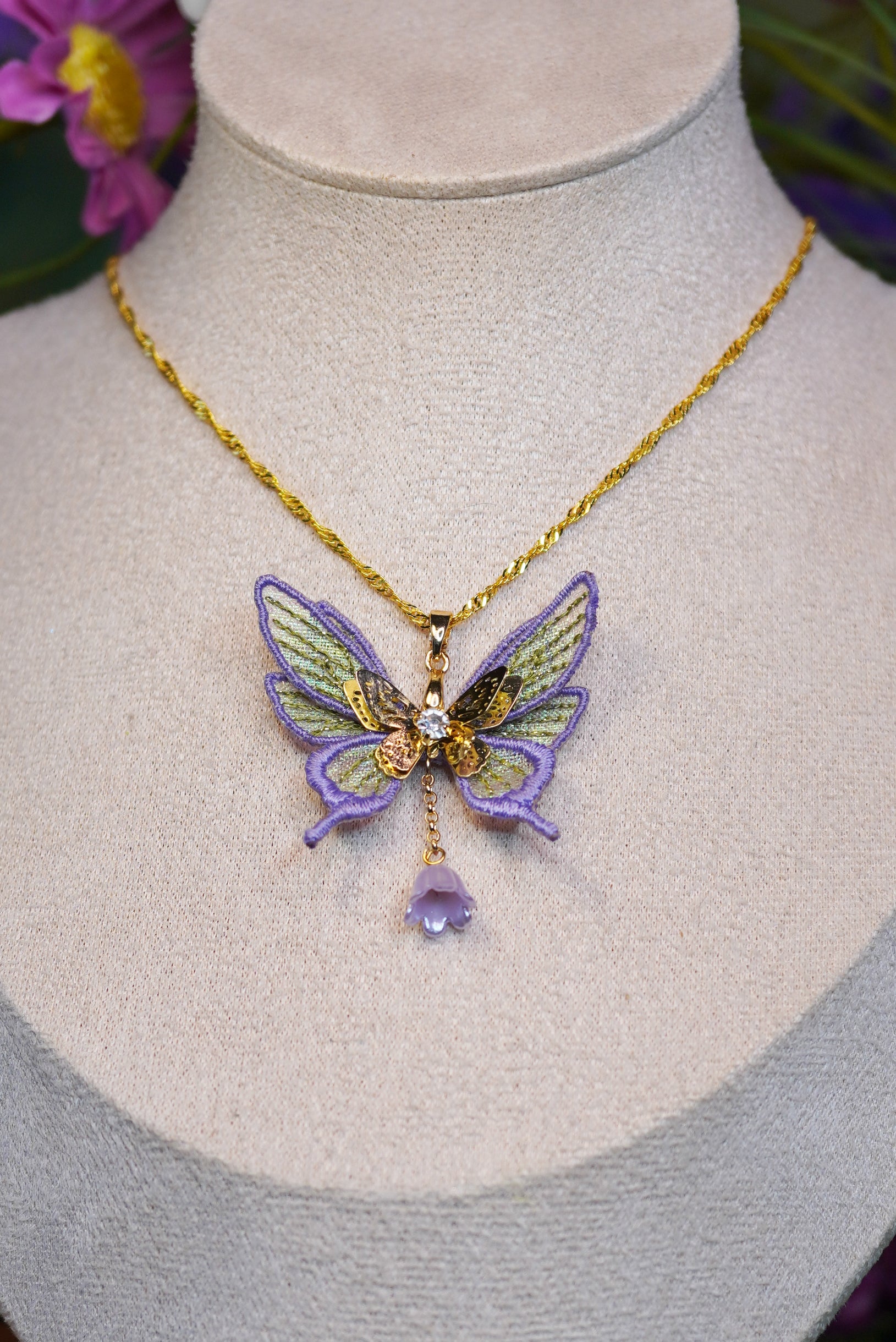 Collier mini-fée violet