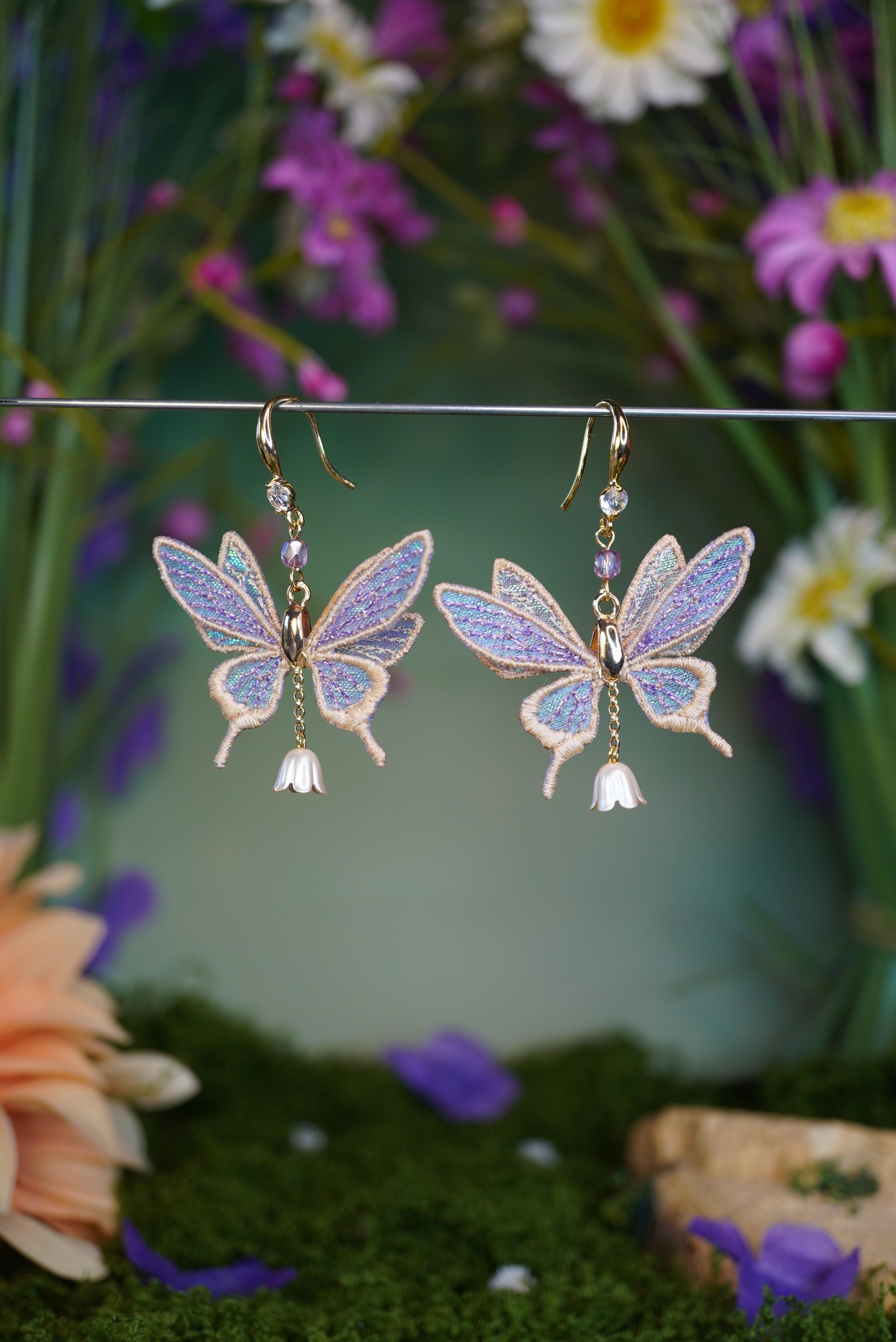 Boucles d'oreilles mini-fées violettes et roses