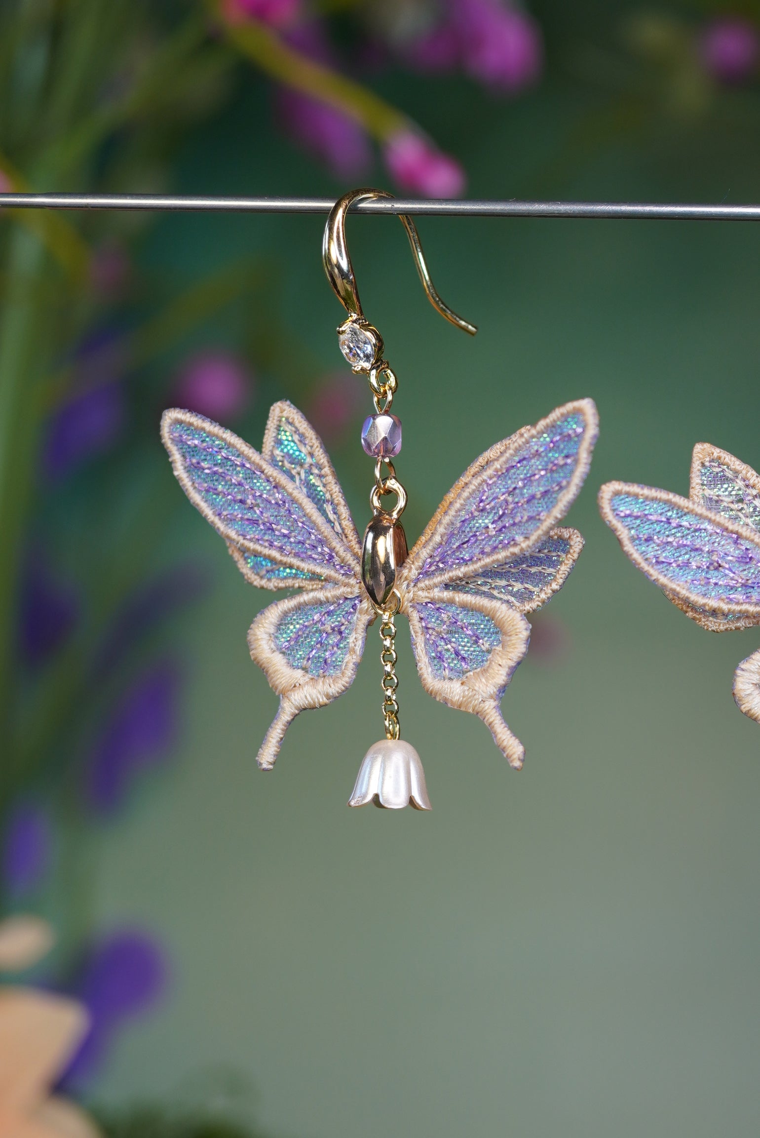 Boucles d'oreilles mini-fées violettes et roses