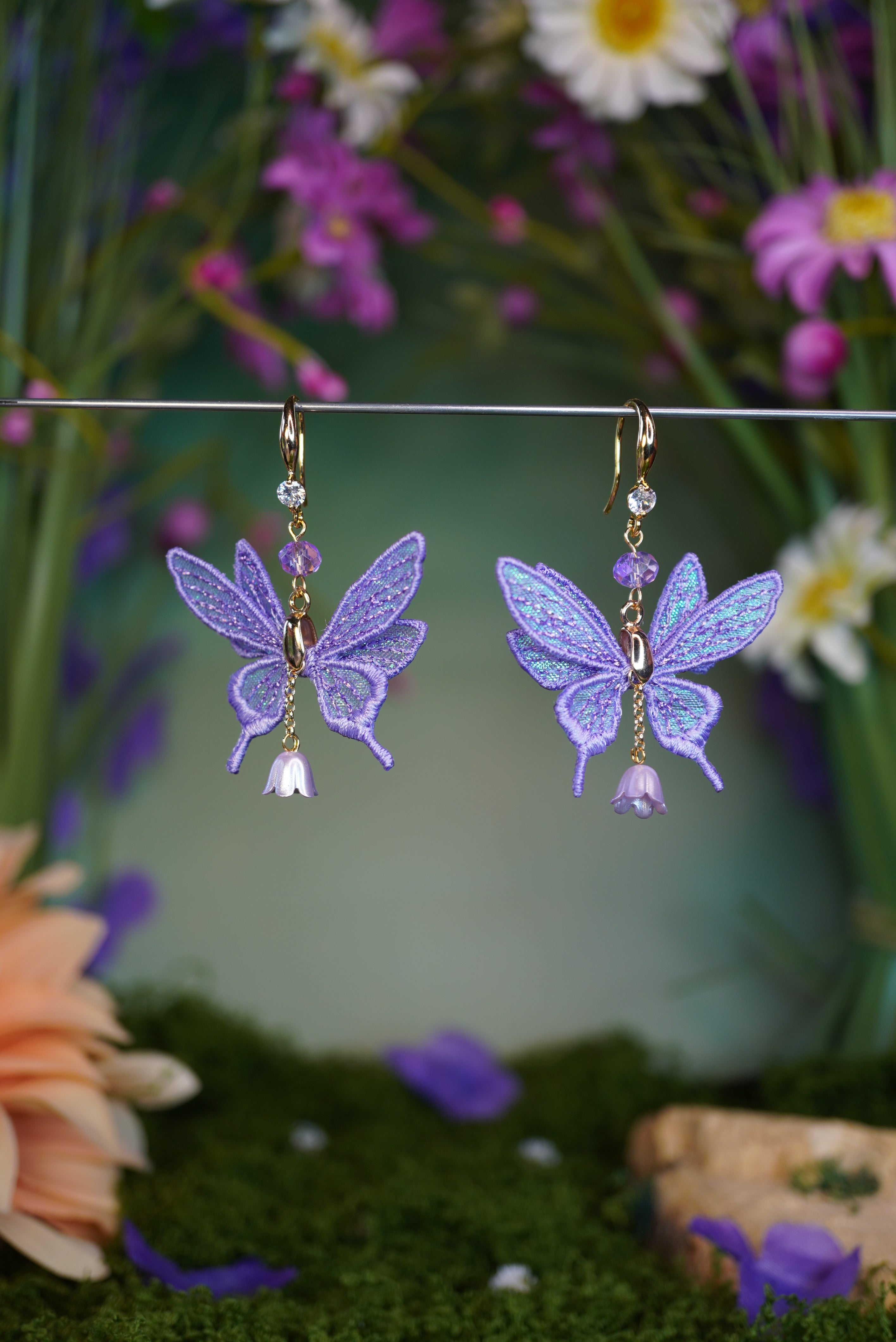 Boucles d'oreilles mini-fées violettes