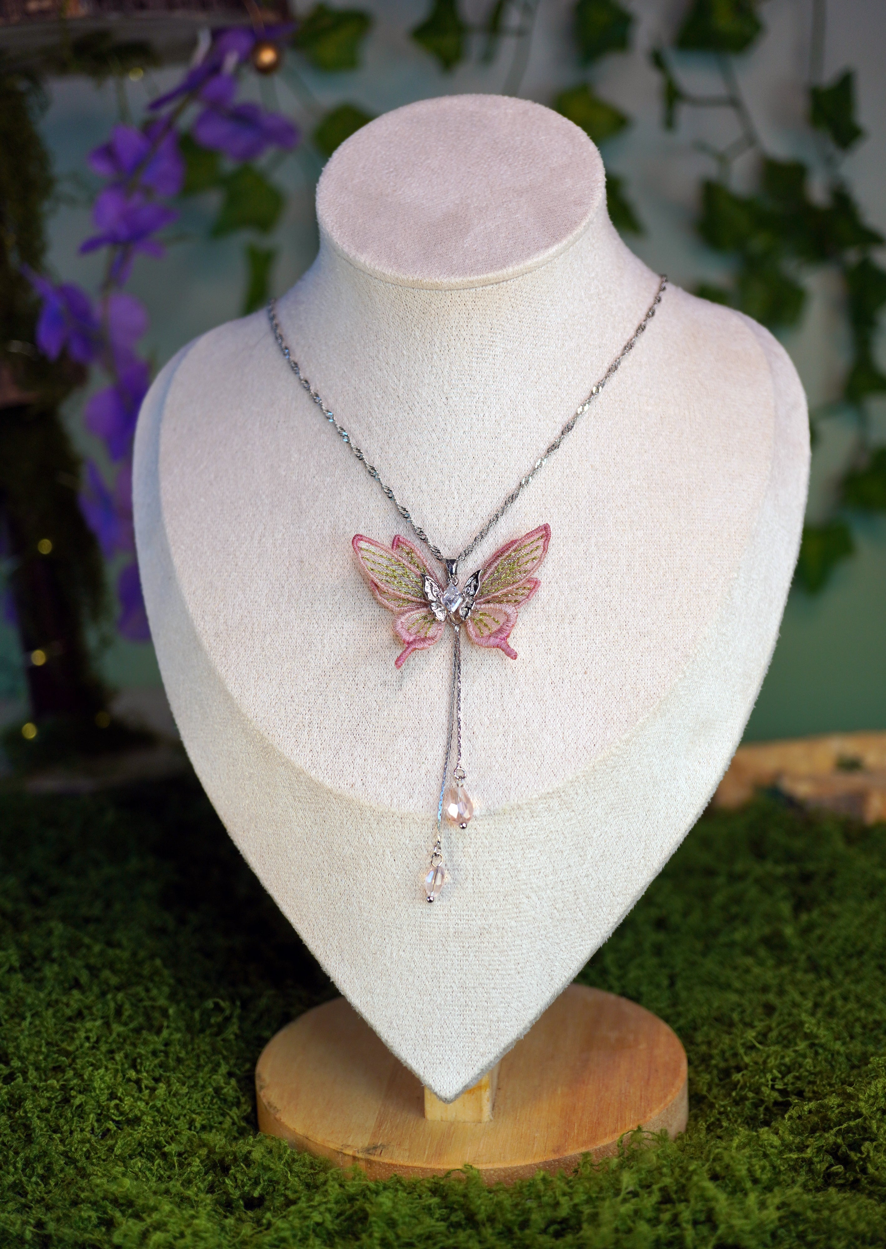 Collier long mini-fée rose