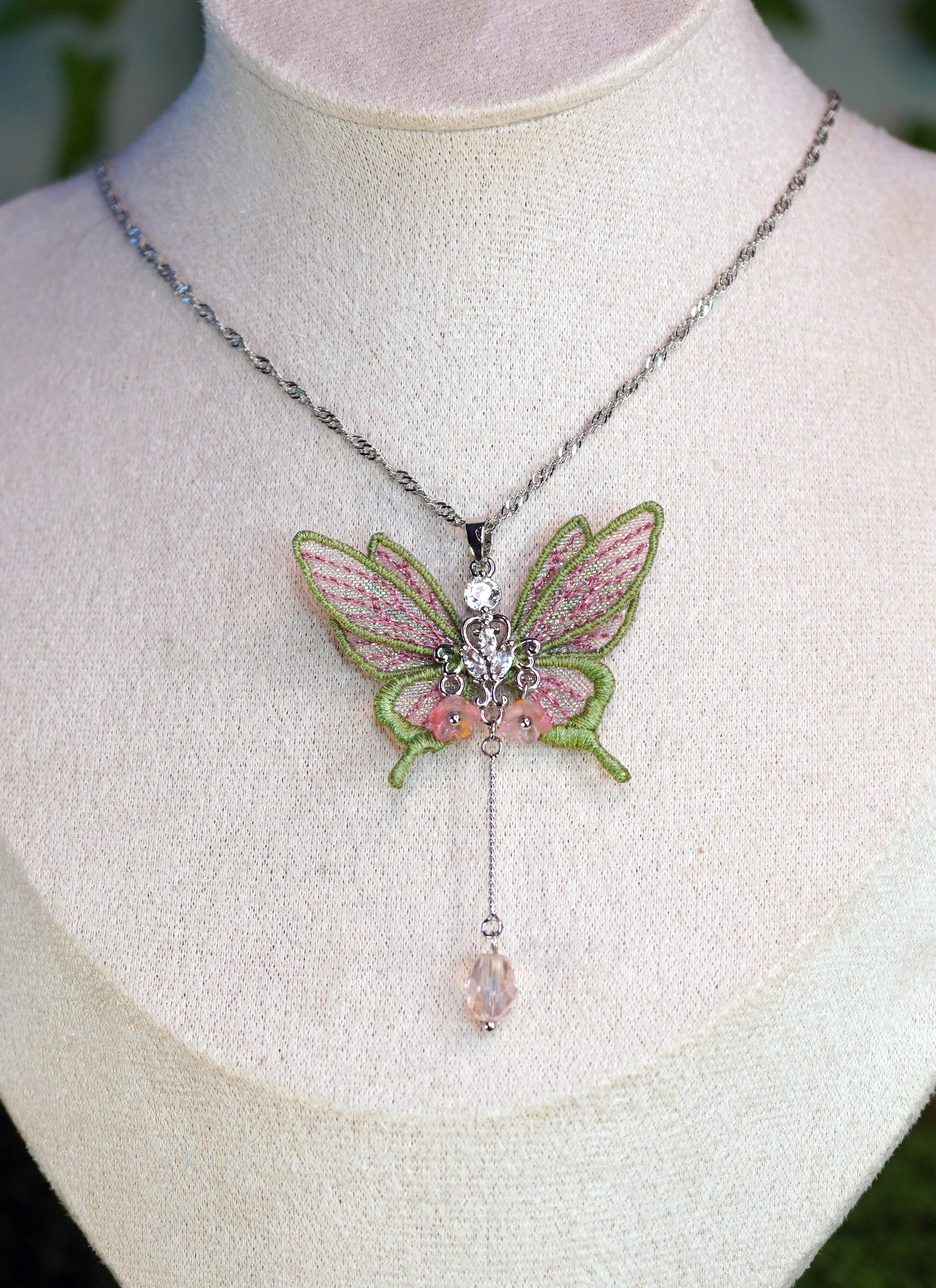 Collier long mini-fée vert