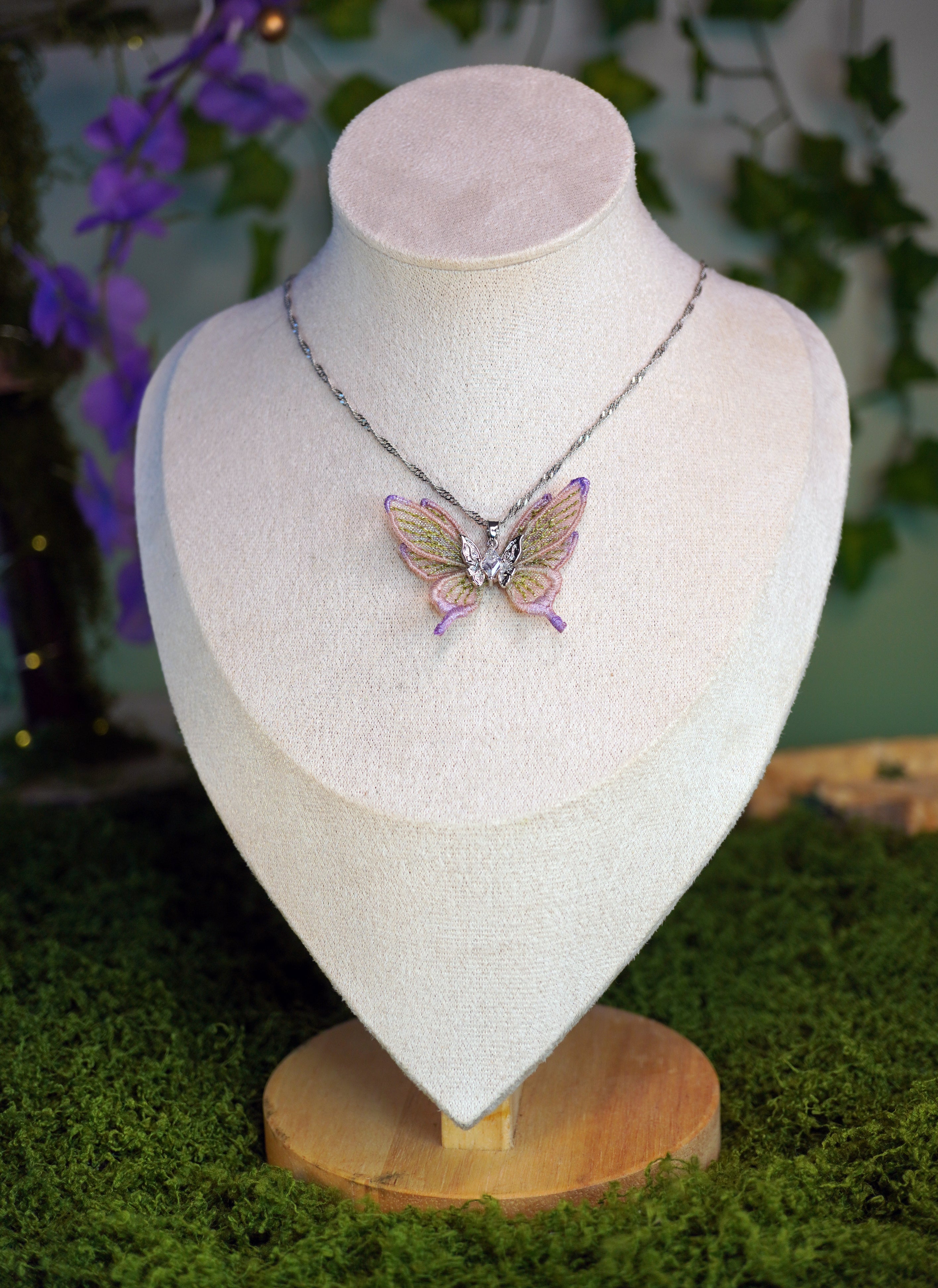 Collier mini-fée rose dégradé vert et violet