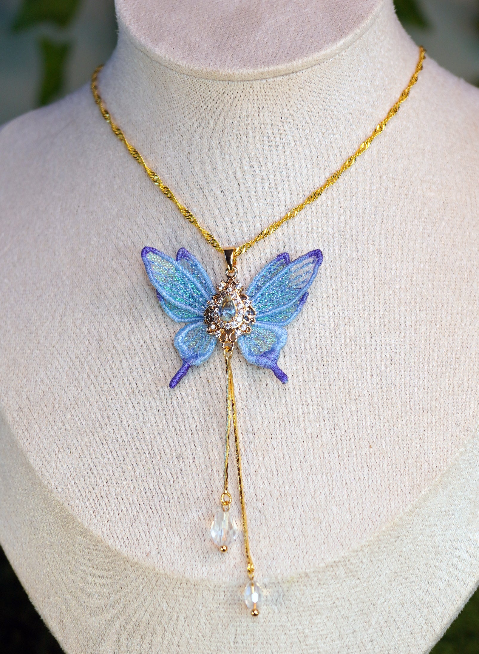 Collier long mini-fée bleu