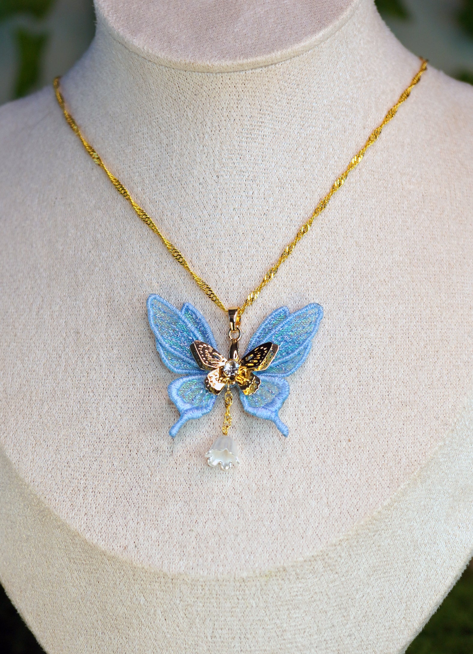 Collier mini-fée bleu